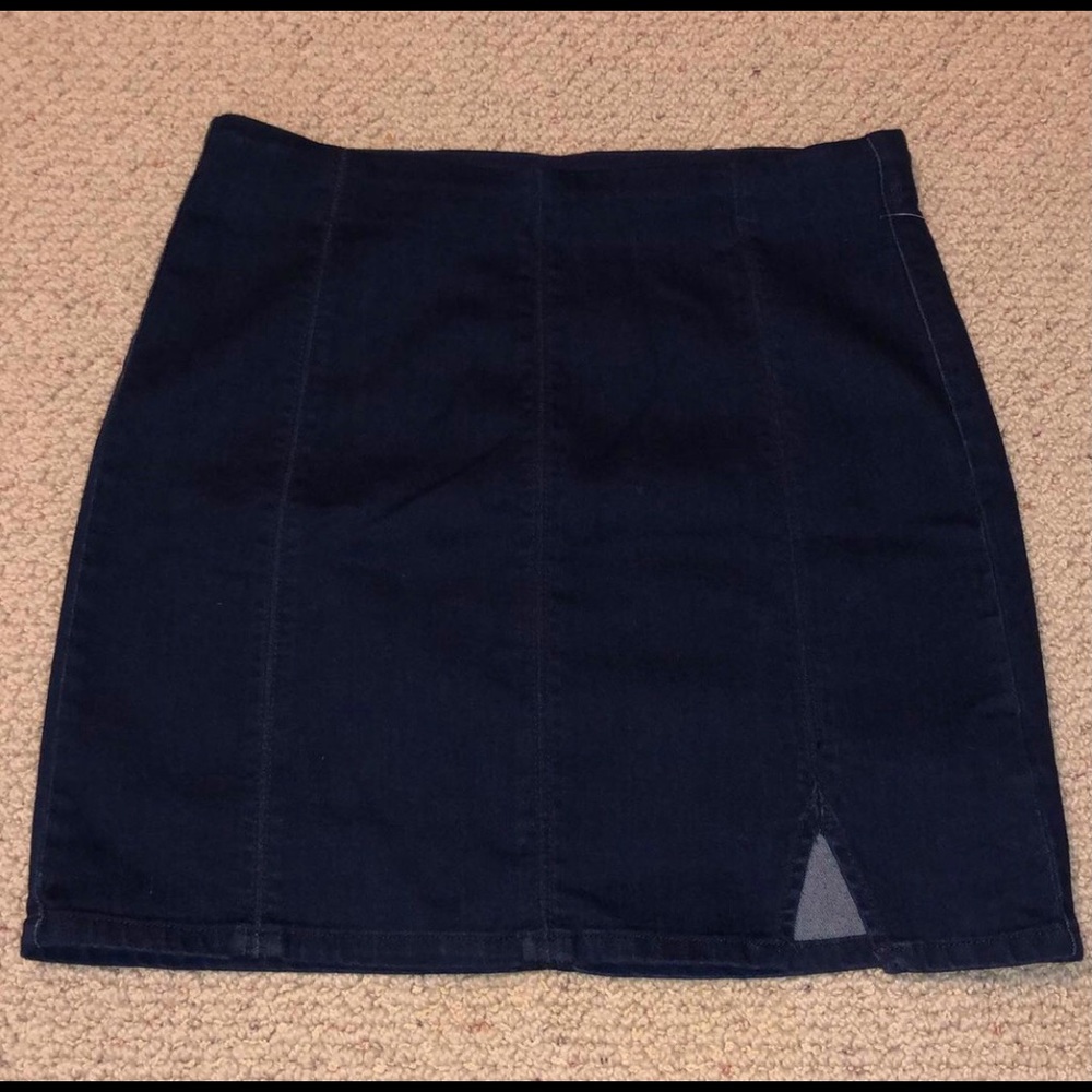 Jean skirt with a slit